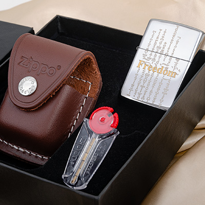 Набор Зажигалка Zippo 250 High Polish Chrome с гравировкой Freedom + чехол LPCB + кремний 2406NG